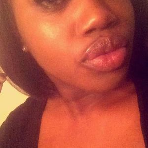 Meet your Posher, Joya